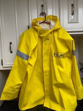 Huk men’s fishing slicker raincoat. Size XL
